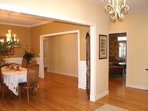 Foyer/Dining Room