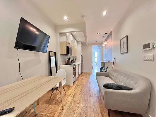 Rented by Doorway NYC, LLC | media 26