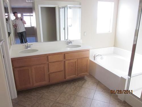 4th image of 4300 Newton Ave Unit 59