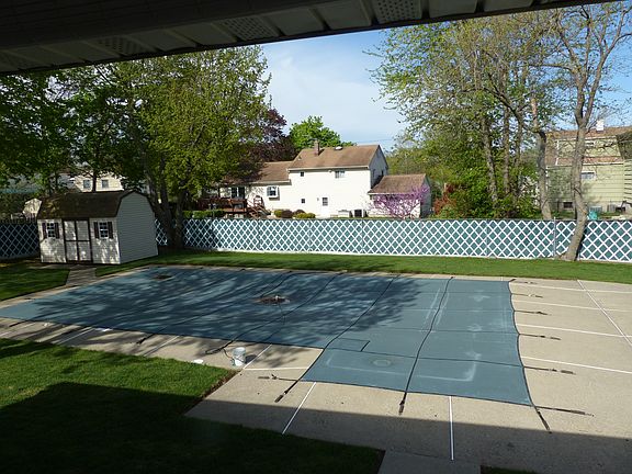 5th image of 129 Knoll Ter