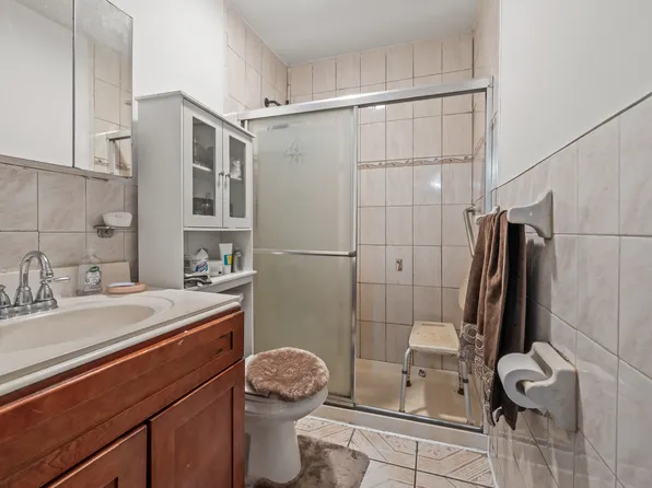 904 Avenue C image 3 of 15