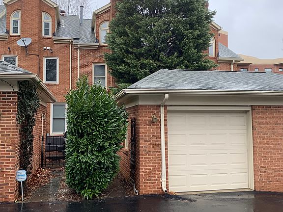2nd image of 2622 Fairfax Dr