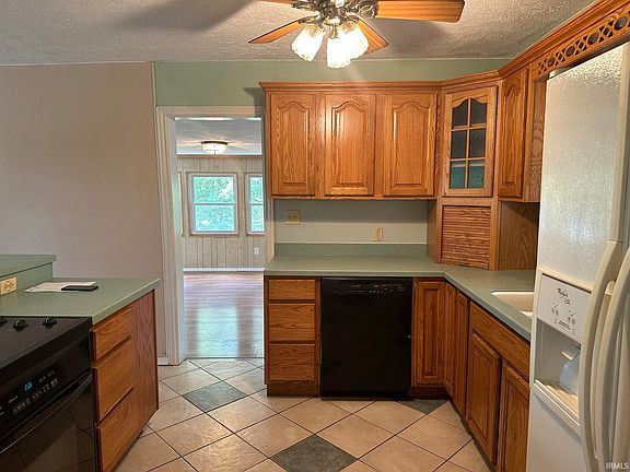 5th image of 817 E Chester Dr
