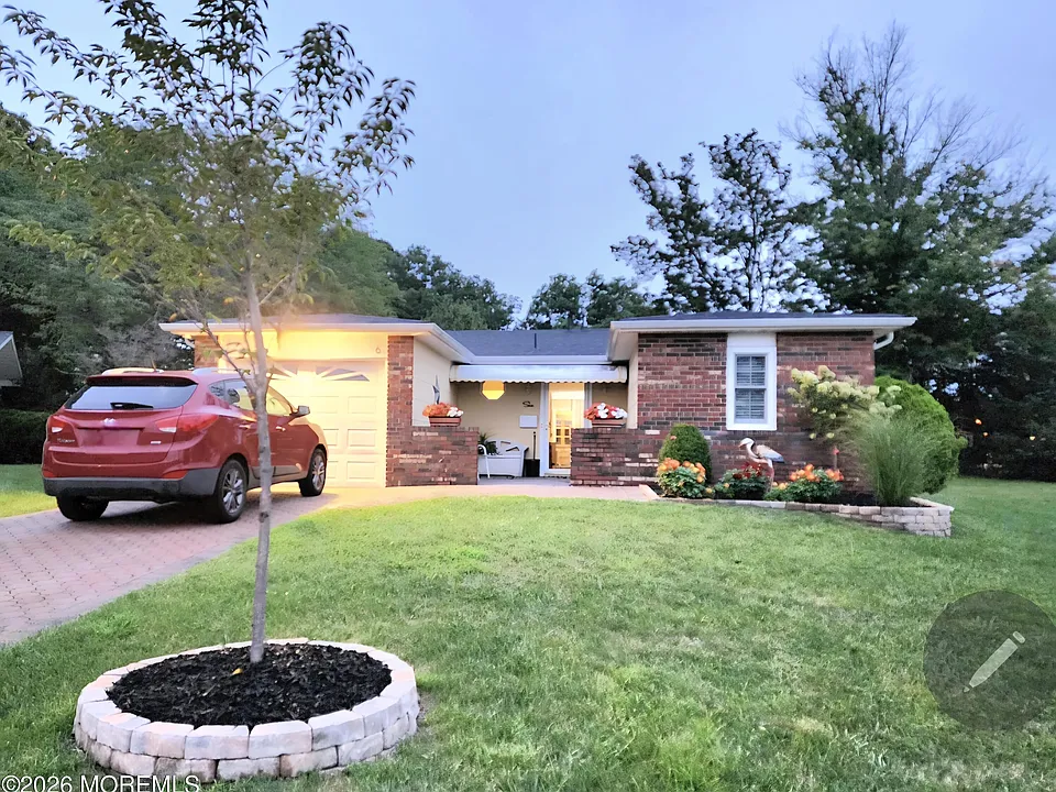 6 Burns Ct