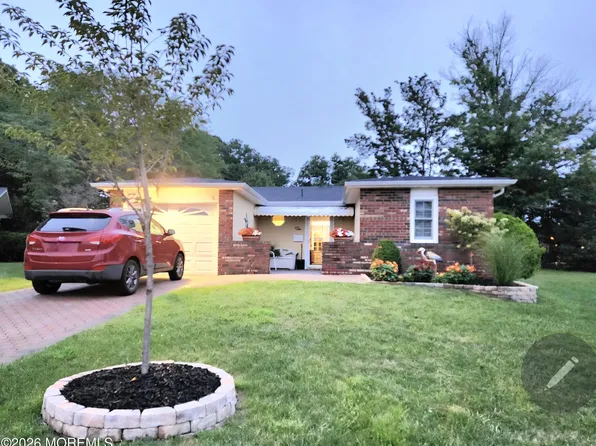 6 Burns Ct, Brick, NJ 08724