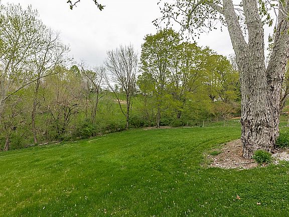 2nd image of 8430 Persimmon Grove Pike