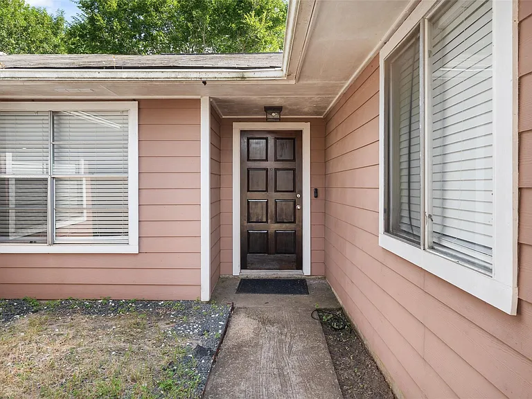 1202 Manorglen Dr — Photo 16