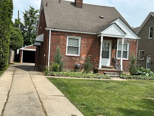 121 Catalpa Dr — Photo 14