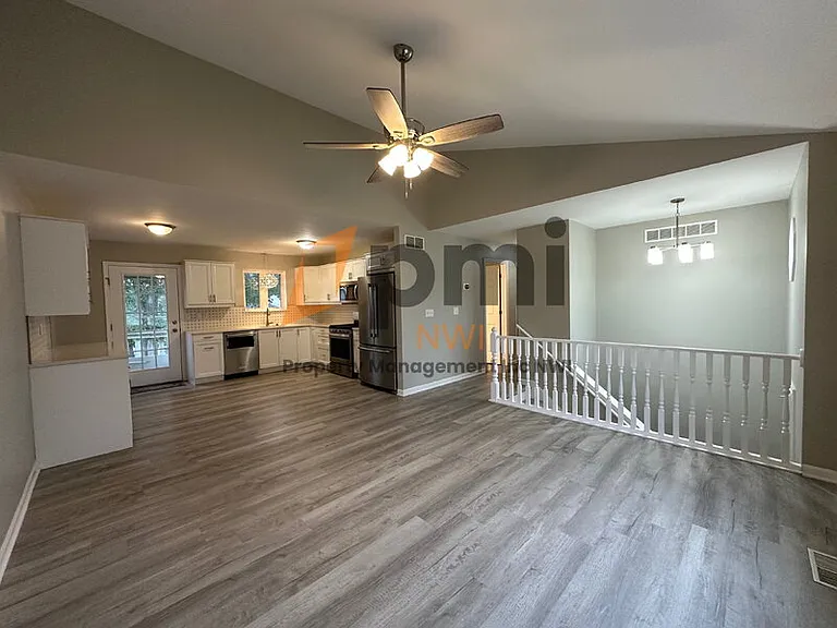 219 Sandalwood Dr — Photo 4