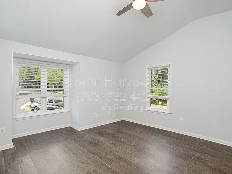 7301 Castleberg Ct — Photo 17