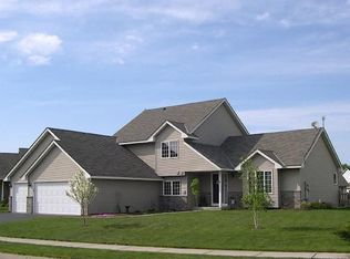 7009 Whitehall Rd, Shakopee, MN 55379