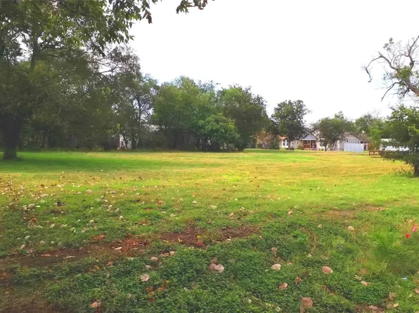 301 4th St, Eddy, TX 76524