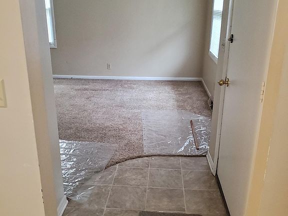2nd image of 284 E 16th St