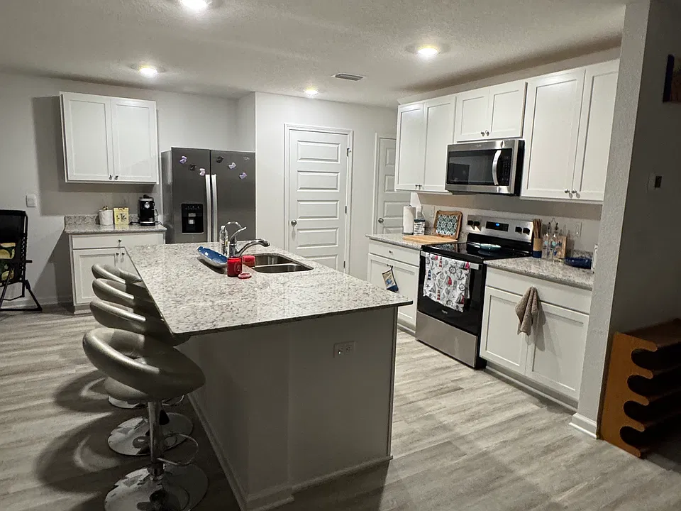 145 Arrowwood Blvd