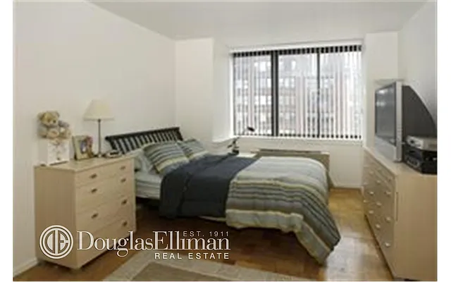 Rented by Douglas Elliman | media 2