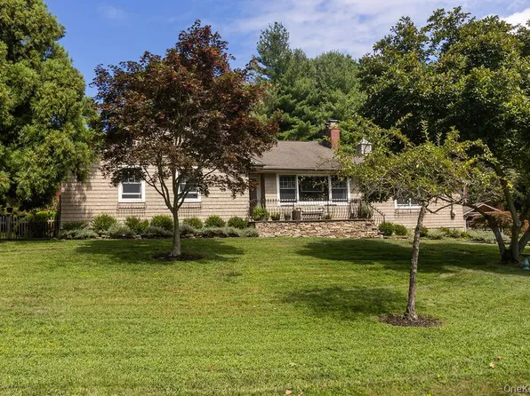 7 Mill Pond Road, Stony Brook, NY 11790