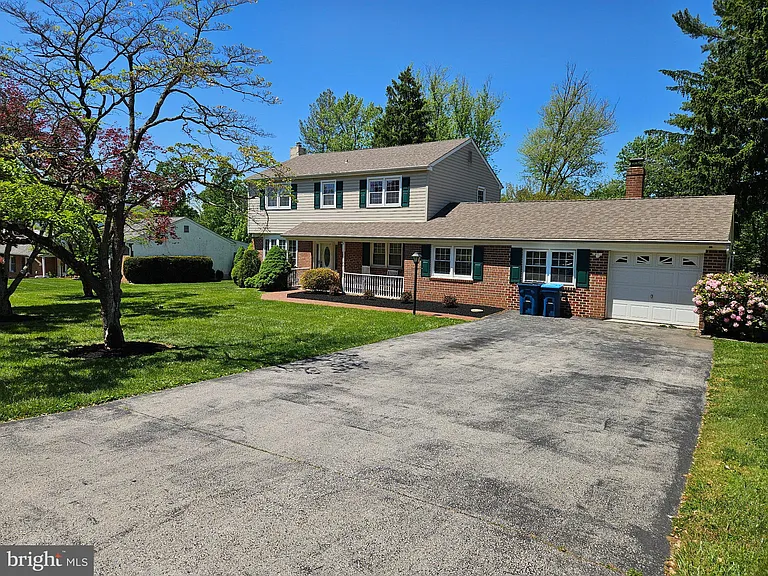 1255 Eagle Rd — Photo 2
