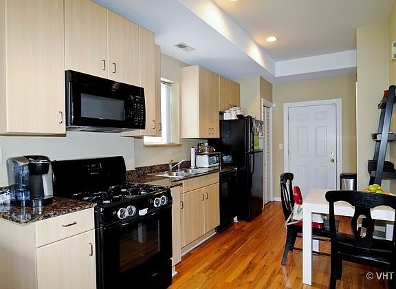 4th image of 1513 W Superior St APT 2F