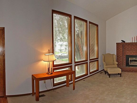 4th image of 3811 E 34th Ave