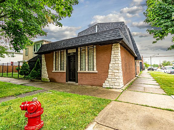 2nd image of 2658 N Mulligan Ave