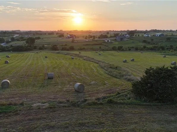 319 West St, Louisburg, KS 66053