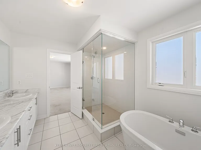 1466 Stovell Cres #MAIN UPPER — Photo 23