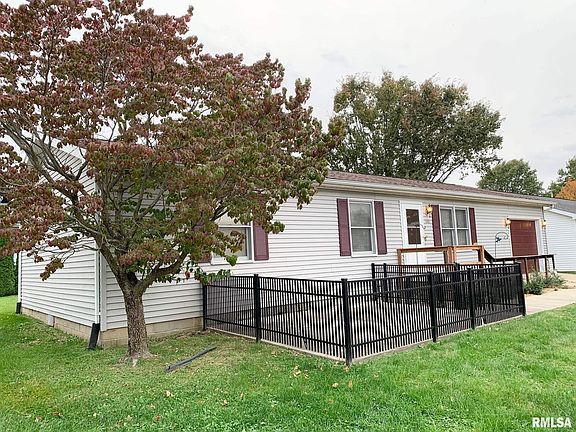 3rd image of 1101 Pioneer Dr