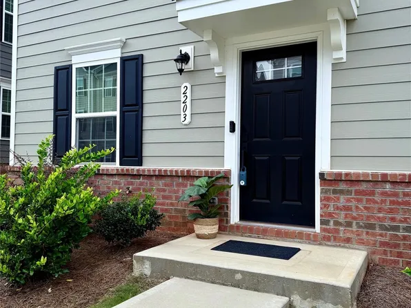 2203 Autumn Olive Ln, Matthews, NC 28104