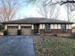 10305 NW 57th St, Kansas City, MO 64152