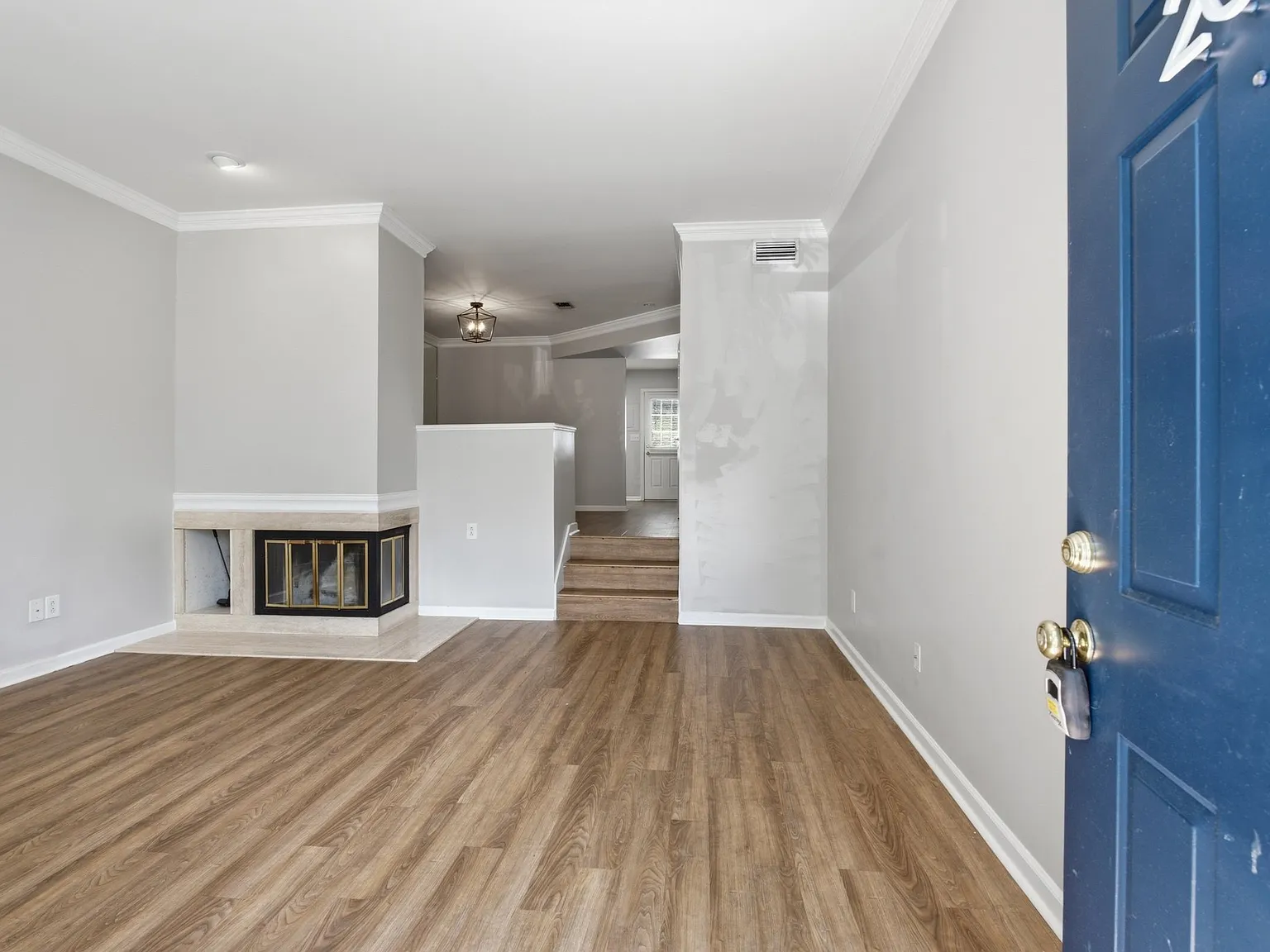 2 bed, 2.5 bath, 1691 sqft, $2,100 — Photo 4