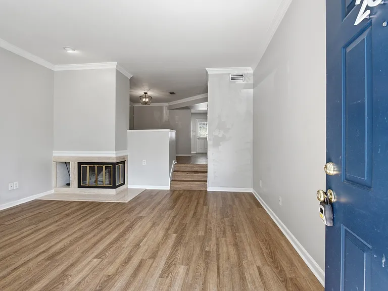 205 Fairmont Ct — Photo 4