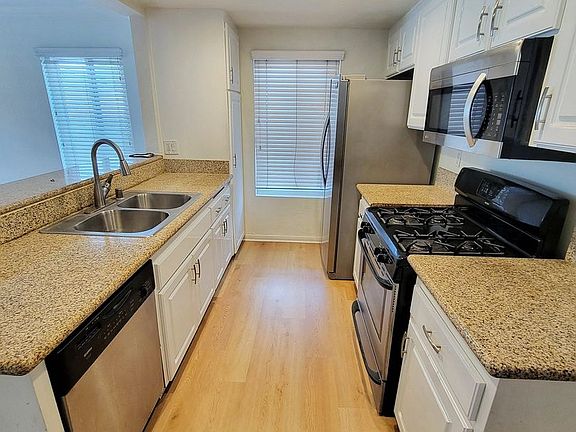 5th image of 1460 Kendall Dr Unit 43