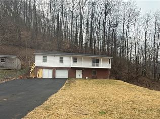 184 Bull Hollow Rd, Accoville, WV 25606