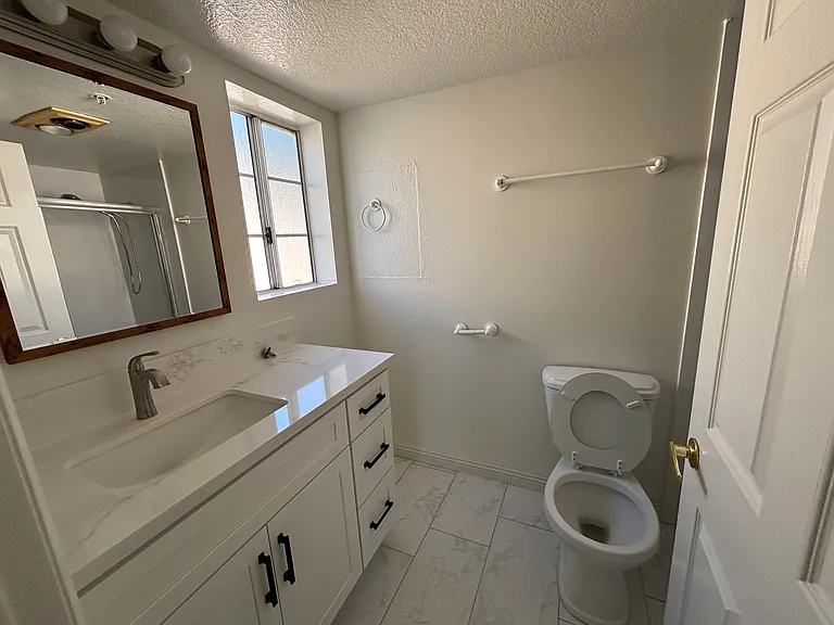 1058 Spazier Ave #1 — Photo 10