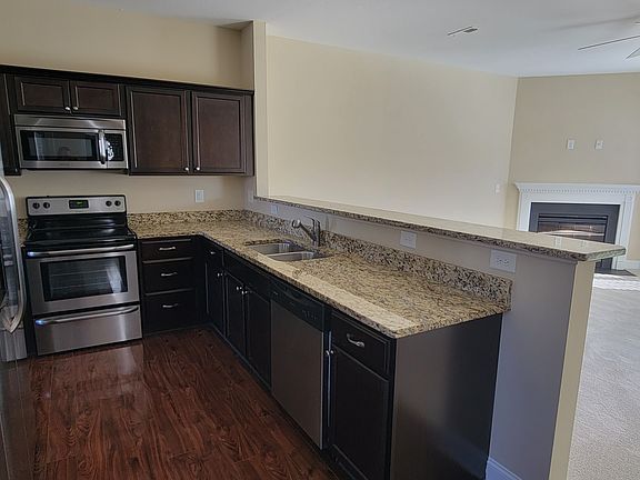 4th image of 2408 Chavis Dr #B