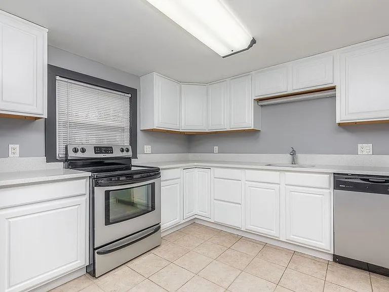 112 Magnolia Rd #2 — Photo 2
