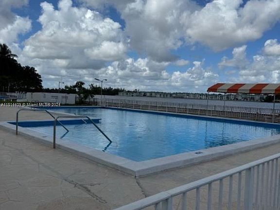 3rd image of 1351 NE Miami Gardens Dr APT 1121