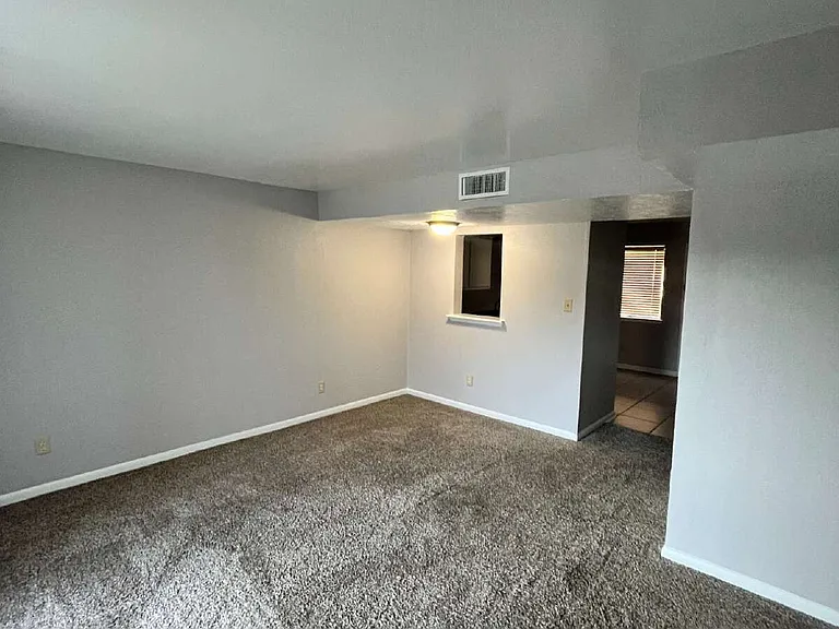 200 Lincoln Ave #B — Photo 2
