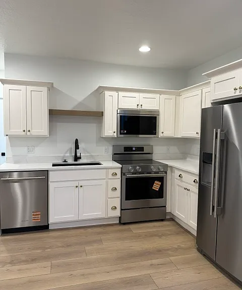 144 W Birds Eye Ln — Photo 1