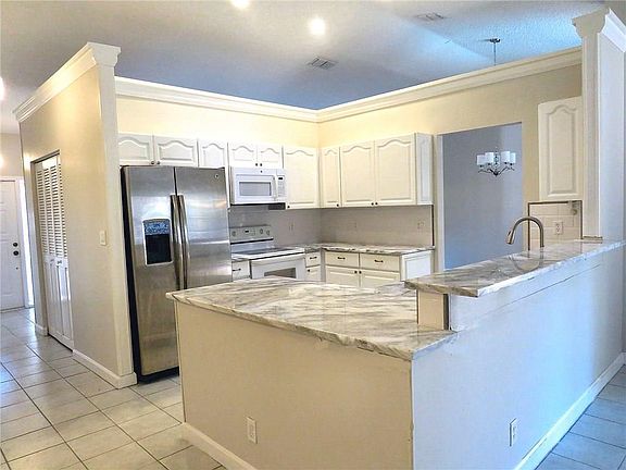 2nd image of 8213 NW 40th Ct