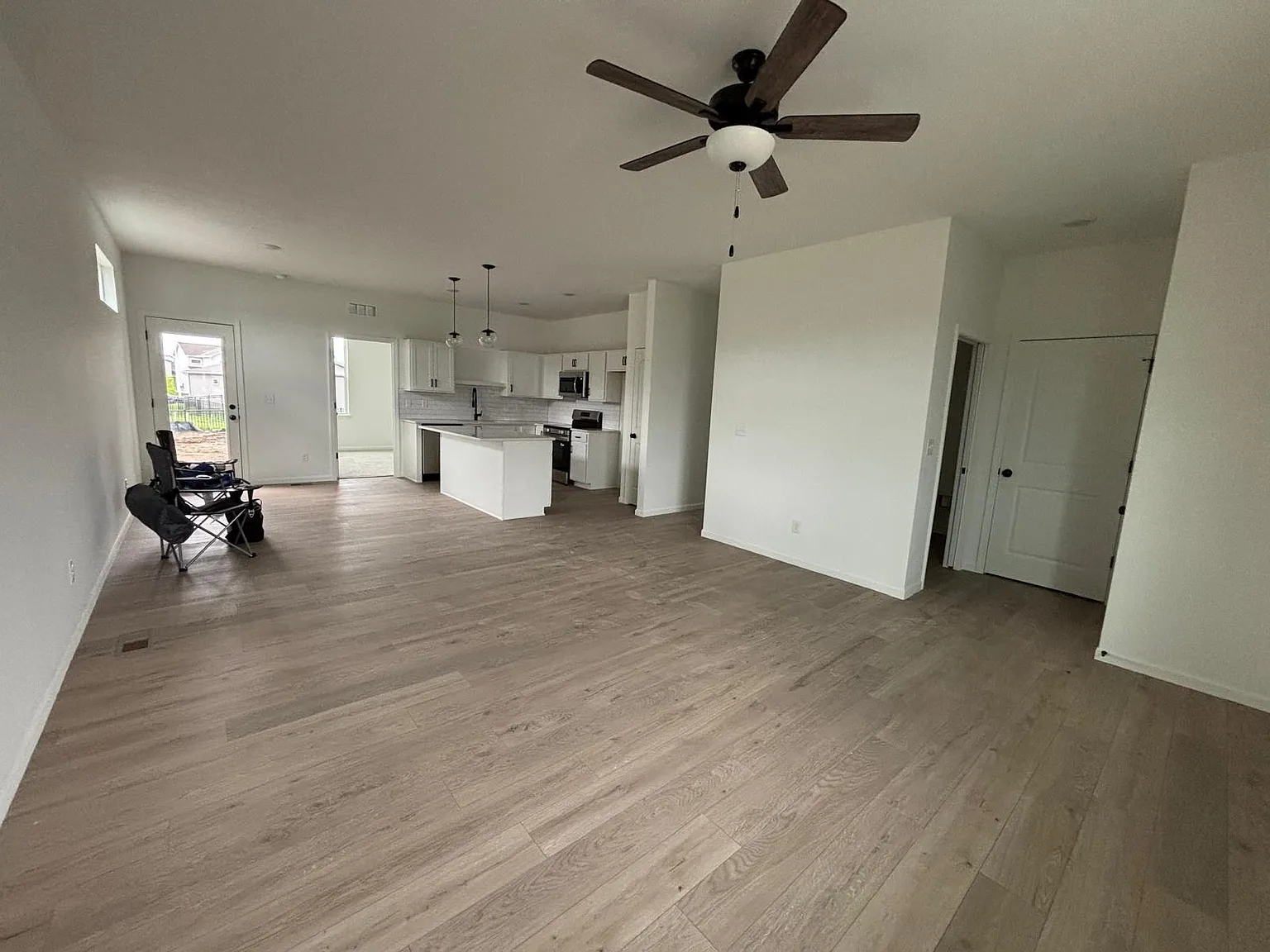 3 bed, 1478 sqft, $2,500 — Photo 3