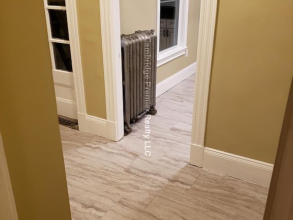 4th image of 14 Moreland St #2