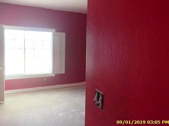 3rd image of 10720 Haven St