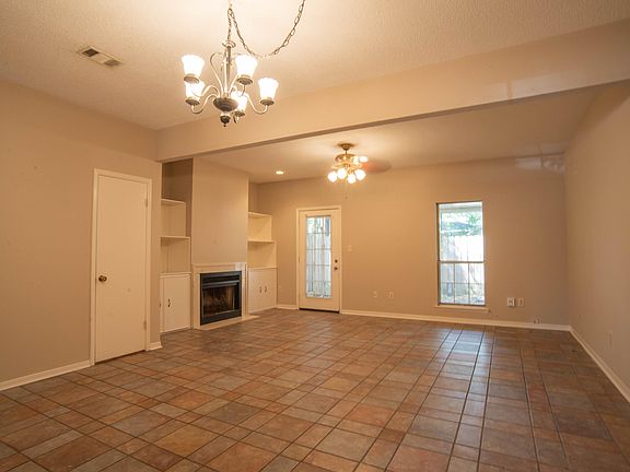 2nd image of 433 San Souci Dr