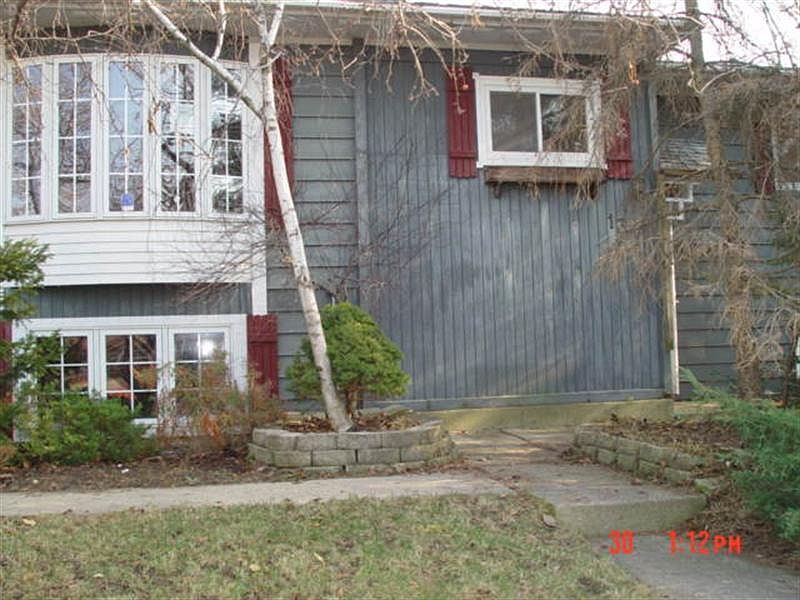 1st image of 13 Ash St