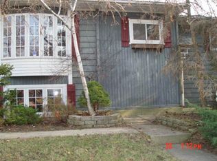 13 Ash St, Carpentersville, IL