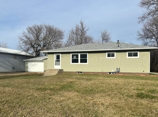 408 Sayler St, Underwood, ND 58576