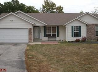 2 Club Ct, High Ridge, MO 63049