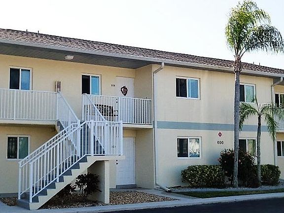 2nd image of 12538 SW Kingsway Cir APT 606