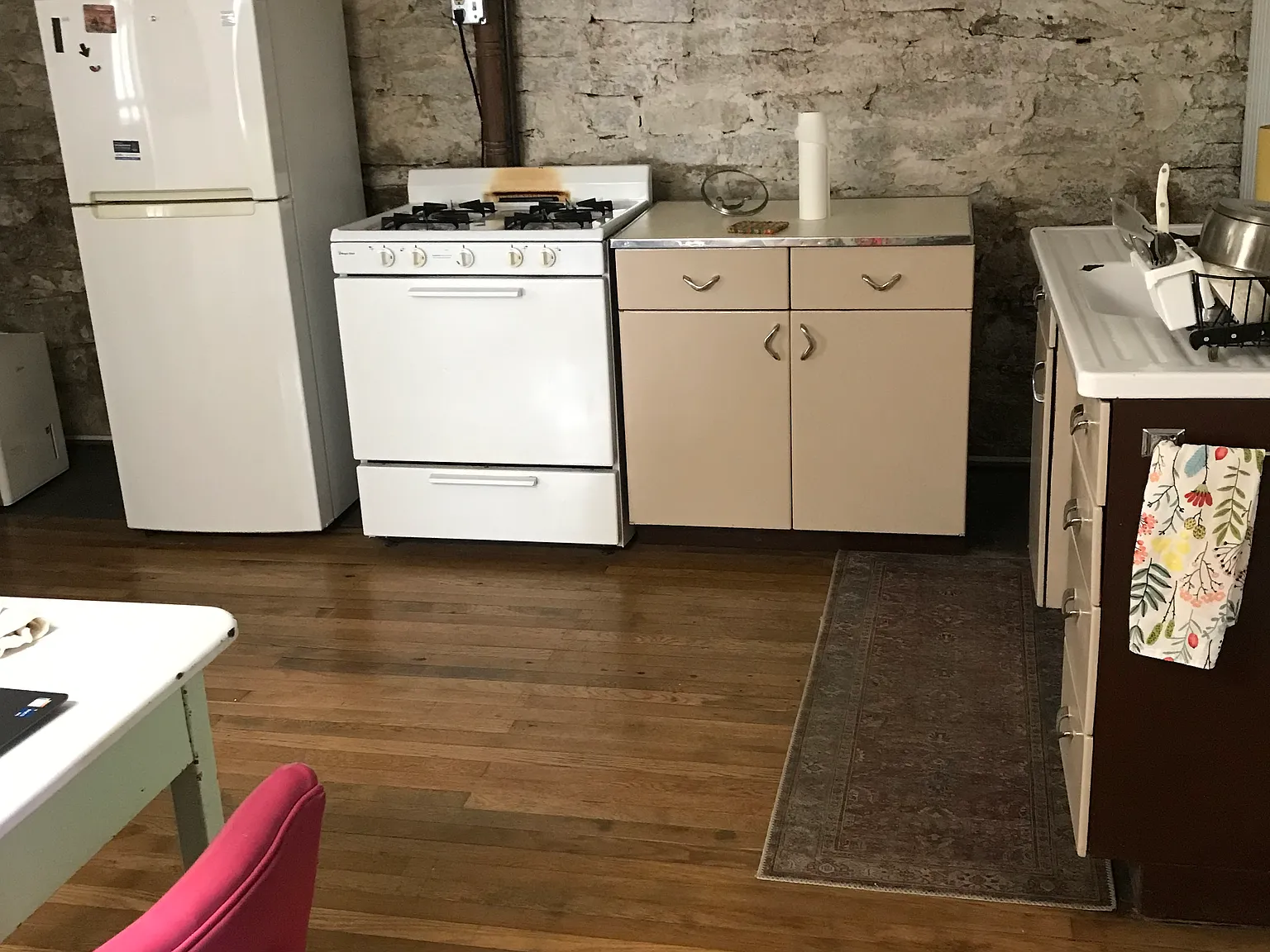 1 bed, 700 sqft, $600 — Photo 3